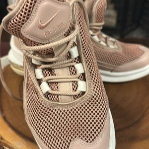 Nike Air Women’s Sneakers Size 8